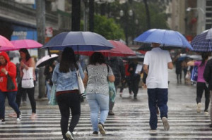 Cidade de São Paulo deve ter chuvas intensas até terça-feira