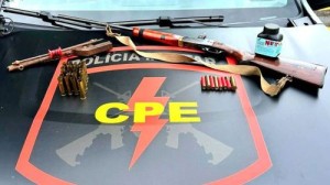 Após ostentar armas em rede social, homem é preso em Goianésia por posse irregular de arma de fogo