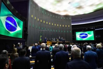 Proposta para acabar com escala 6×1 já conta com mais de 100 assinaturas
