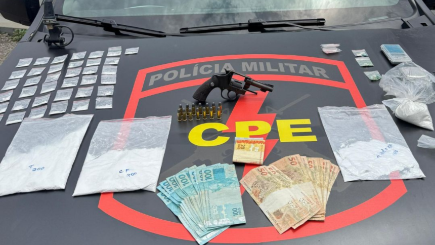 CPE retira de circulação dupla suspeita de tráfico de drogas e posse de arma de fogo CPE retira de circulação dupla suspeita de tráfico de drogas e posse de arma de fogo