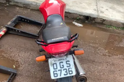 Veículo com placa de Anápolis é recuperado pela Polícia Militar em Goianésia