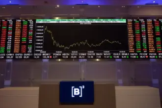 Ibovespa encerra último pregão cotado acima de 119 mil pontos