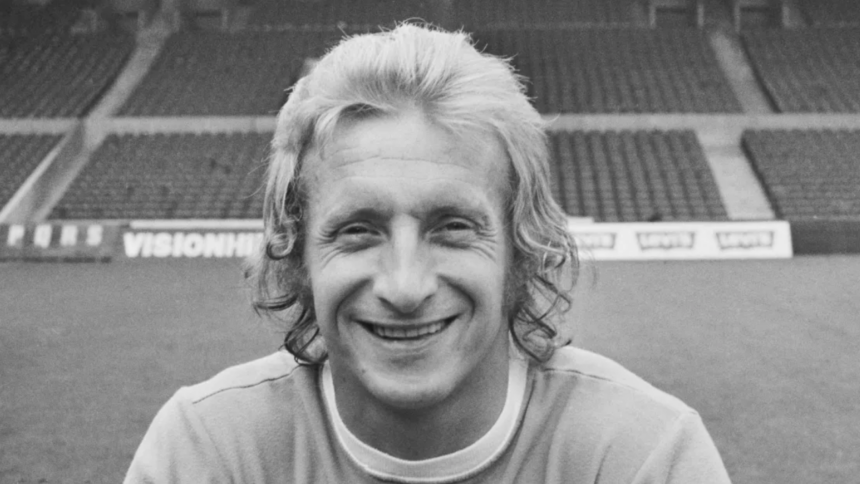 Morre Denis Law, Lenda do Manchester United e Vencedor da Bola de Ouro Morre Denis Law, Lenda do Manchester United e Vencedor da Bola de Ouro