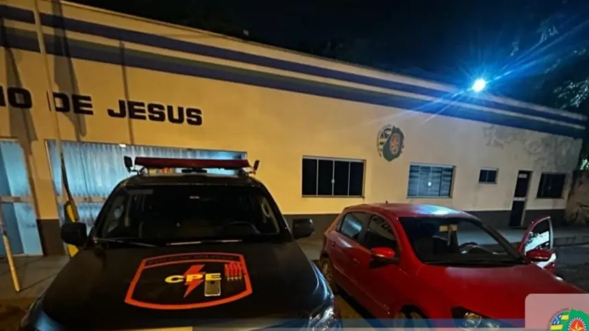 CPE recupera veículo roubado após perseguição pela BR-153 CPE recupera veículo roubado após perseguição pela BR-153