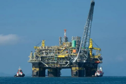 Aumento dos Preços do Petróleo em 2025: Impactos das Negociações da Guerra na Ucrânia e Ataques a Oleodutos Russos