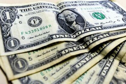 Dólar fecha última sessão em queda, cotado a R$ 5,69