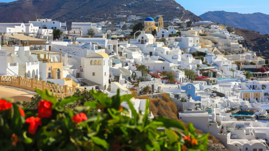 Terremotos em Santorini: 6.000 pessoas deixam a ilha grega após abalos sísmicos