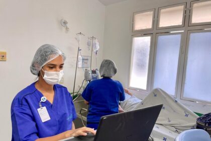 Hetrin implementa carrinho de medicação à beira-leito