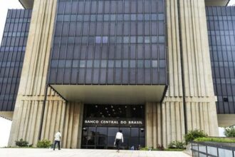 Elevação dos juros compromete economia do Brasil, afirma CNI
