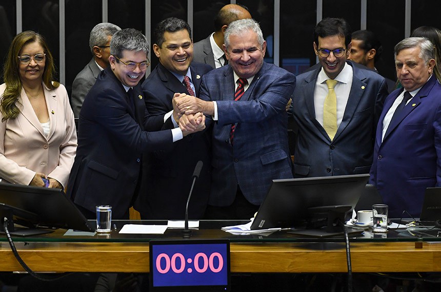 Orçamento de 2025: destaques da proposta aprovada pelo Congresso e principais mudanças feitas pelos parlamentares