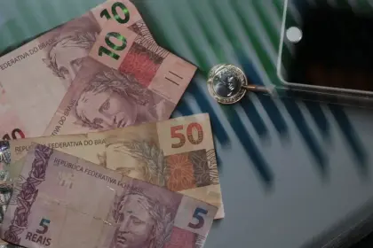 Rendimento domiciliar per capita no Brasil foi de R$ 2.069; confira ranking por estado