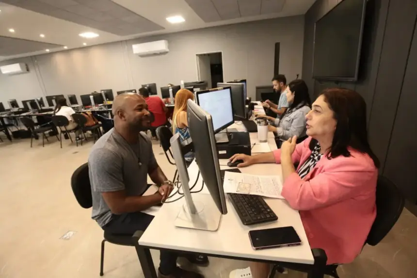 Nomeados mais 307 professores aprovados em concurso público Nomeados mais 307 professores aprovados em concurso público