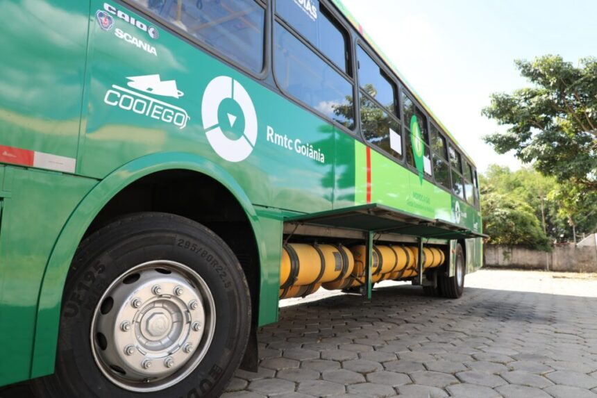 Ônibus movido a biometano começa a rodar no BRT Leste-Oeste Ônibus movido a biometano começa a rodar no BRT Leste-Oeste