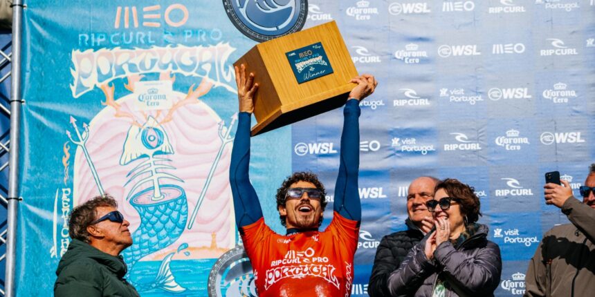 Yago Dora derrota Italo Ferreira e fatura etapa de Peniche na WSL Yago Dora derrota Italo Ferreira e fatura etapa de Peniche na WSL