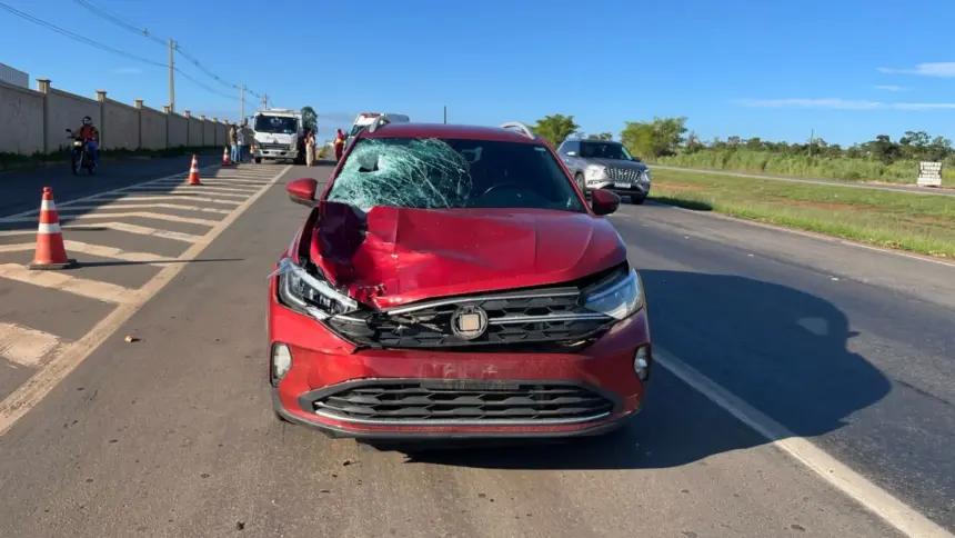Idosa morre atropelada ao tentar atravessar a BR-153 Idosa morre atropelada ao tentar atravessar a BR-153