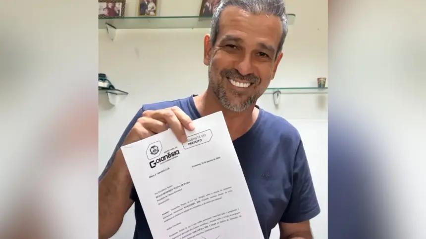 Renato de Castro comemora aprovação do projeto de lei para construção de 1.000 casas Renato de Castro comemora aprovação do projeto de lei para construção de 1.000 casas