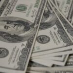 Dólar volta a cair e é cotado a R$ 5,86