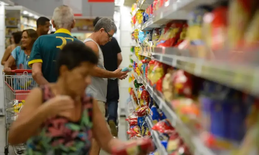 Genial/Quaest: 56% dos brasileiros consideram que economia do país piorou nos últimos 12 meses Genial/Quaest: 56% dos brasileiros consideram que economia do país piorou nos últimos 12 meses