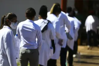 Piso da enfermagem: estados e municípios começam abril com recebimento de R$ 763 milhões