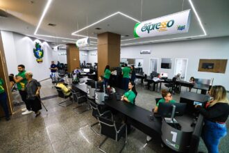 confira o que abre e fecha