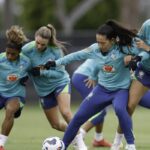 Seleção feminina treina nos EUA para reencontro com donas da casa
