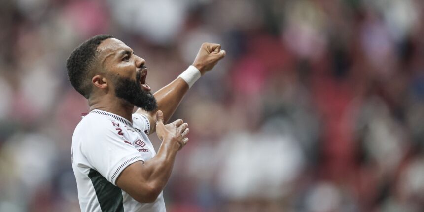 Fluminense goleia Aparecidense e avança na Copa do Brasil