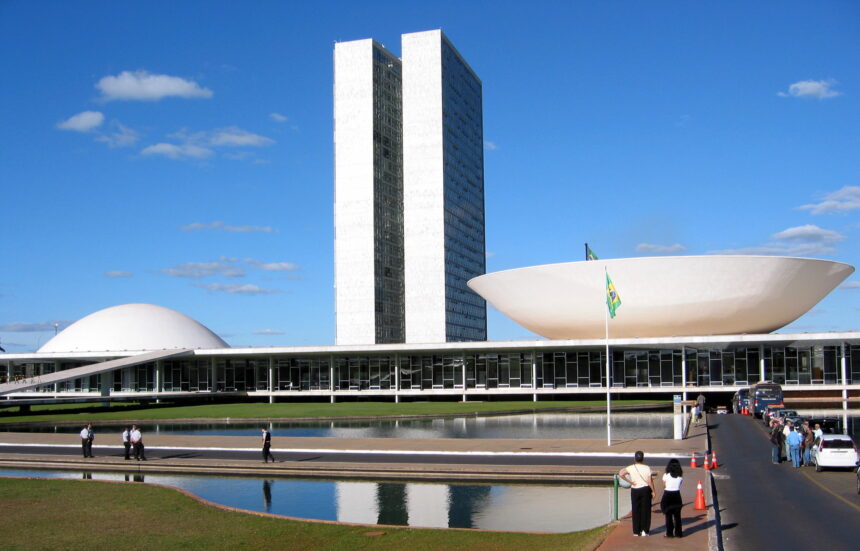 Boletim Legislativo: PEC da Reeleição, CPI do INSS e Licenciamento Ambiental no radar do Congresso Boletim Legislativo: PEC da Reeleição, CPI do INSS e Licenciamento Ambiental no radar do Congresso
