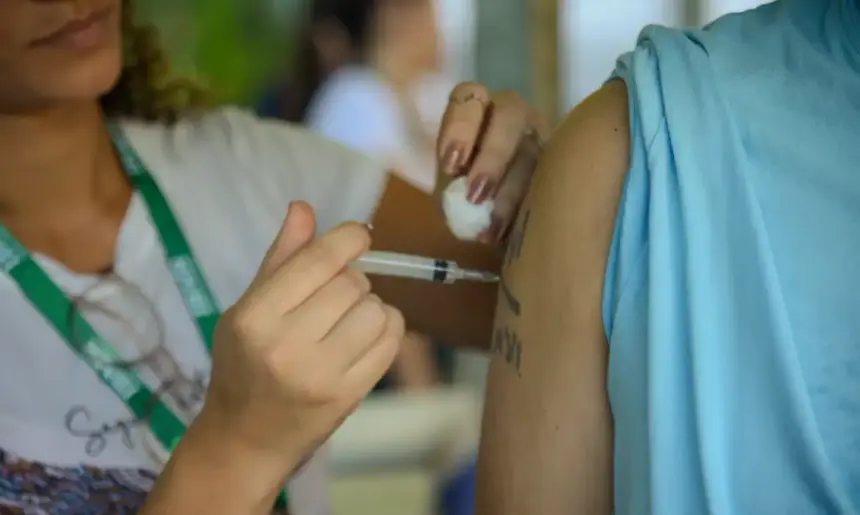 Dia D de vacinação contra gripe: Unidades Básicas de Saúde se mobilizam neste sábado (10) Dia D de vacinação contra gripe: Unidades Básicas de Saúde se mobilizam neste sábado (10)