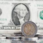 Dólar conclui último pregão em queda de 0,11%, a R$ 5,65