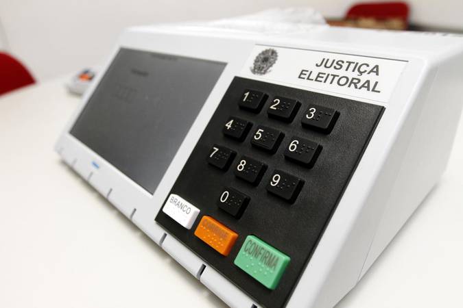 “Se for aprovada, PEC vai ajudar a mitigar degeneração do processo político”, avalia especialista sobre proposta que põe fim à reeleição “Se for aprovada, PEC vai ajudar a mitigar degeneração do processo político”, avalia especialista sobre proposta que põe fim à reeleição
