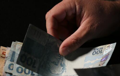 Rombo fiscal: 54% dos municípios estão no vermelho; déficit chega a R$ 33 bilhões Rombo fiscal: 54% dos municípios estão no vermelho; déficit chega a R$ 33 bilhões
