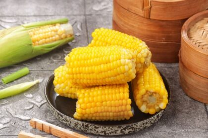 7 alimentos de festa junina para incluir no pré e pós-treino