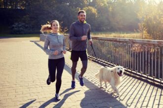 7 atividades físicas para praticar com o cachorro 