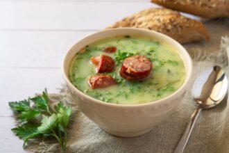 7 receitas de caldos para festa junina fáceis de fazer