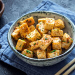 8 receitas vegetarianas rápidas para fazer na air fryer