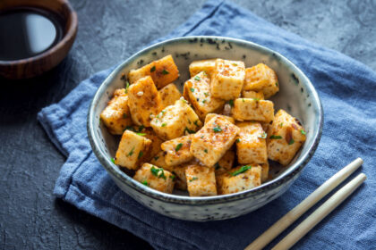 8 receitas vegetarianas rápidas para fazer na air fryer