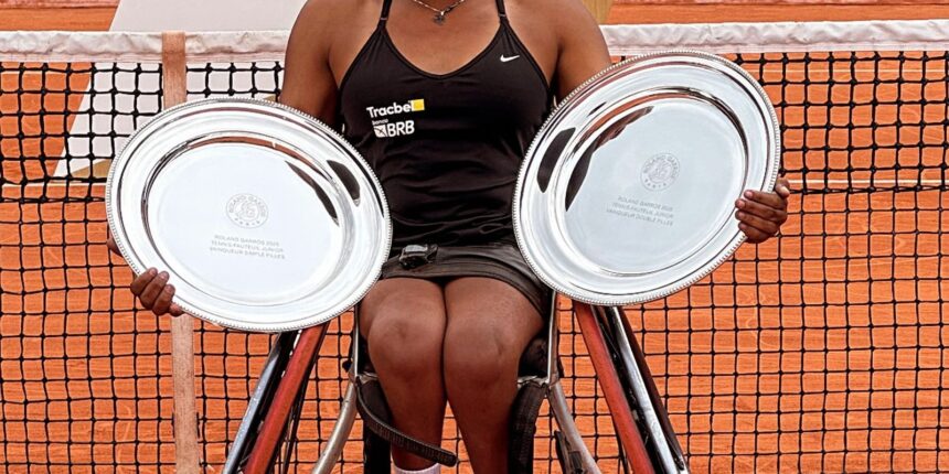 Vitória Miranda é campeã de simples e duplas júnior em Roland Garros Vitória Miranda é campeã de simples e duplas júnior em Roland Garros
