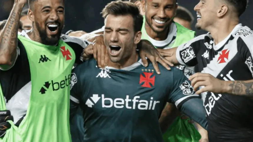 Goleiro do Vasco expulso por cera tem hematoma e contusão por trauma, aponta exame Goleiro do Vasco expulso por cera tem hematoma e contusão por trauma, aponta exame