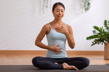 Veja como fazer o vácuo abdominal para definir a barriga