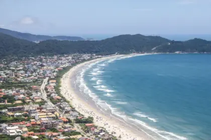 Atividades e praias imperdíveis para conhecer em Bombinhas