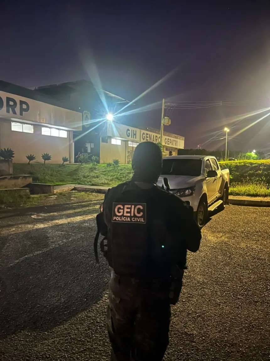 PCGO prende em flagrante investigado por posse de arma de fogo de uso restrito em Anápolis em investigação de tráfico de drogas PCGO prende em flagrante investigado por posse de arma de fogo de uso restrito em Anápolis em investigação de tráfico de drogas
