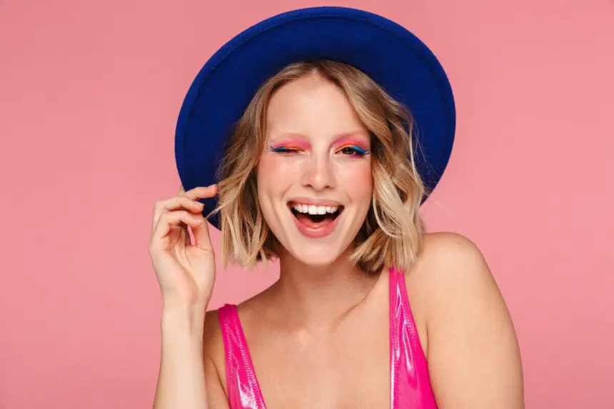 Veja como combinar sombras coloridas nos olhos