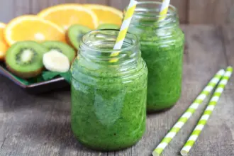 7 sucos ricos em vitamina C para fortalecer o organismo