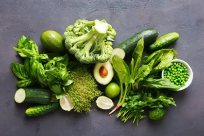8 vegetais verdes-escuros que ajudam a prevenir doenças