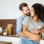 3 simpatias simples para apimentar a relação amorosa