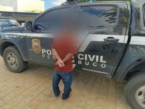 PCGO e PCPE prendem autor de extorsão contra criança; homem mantinha armazenado conteúdo pornográfico infantil PCGO e PCPE prendem autor de extorsão contra criança; homem mantinha armazenado conteúdo pornográfico infantil