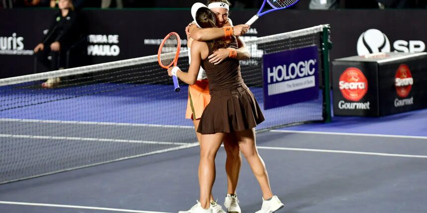 Luisa Stefani e Timea Babos conquistam título de duplas no SP Open Luisa Stefani e Timea Babos conquistam título de duplas no SP Open