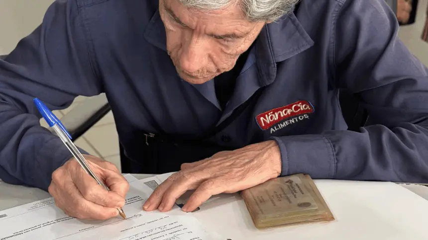 Parceria entre Prefeitura de Goianésia e Agehab garante a entrega 83 escrituras de regularização fundiária Parceria entre Prefeitura de Goianésia e Agehab garante a entrega 83 escrituras de regularização fundiária