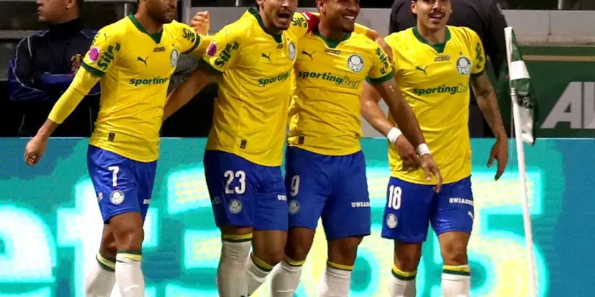 Brasileiro: Palmeiras goleia Bragantino e permanece com folga na ponta Brasileiro: Palmeiras goleia Bragantino e permanece com folga na ponta
