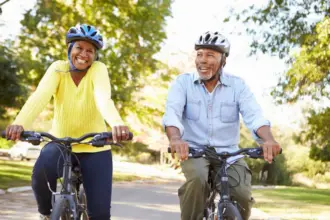 Veja como andar de bicicleta ajuda no tratamento da artrose no joelho